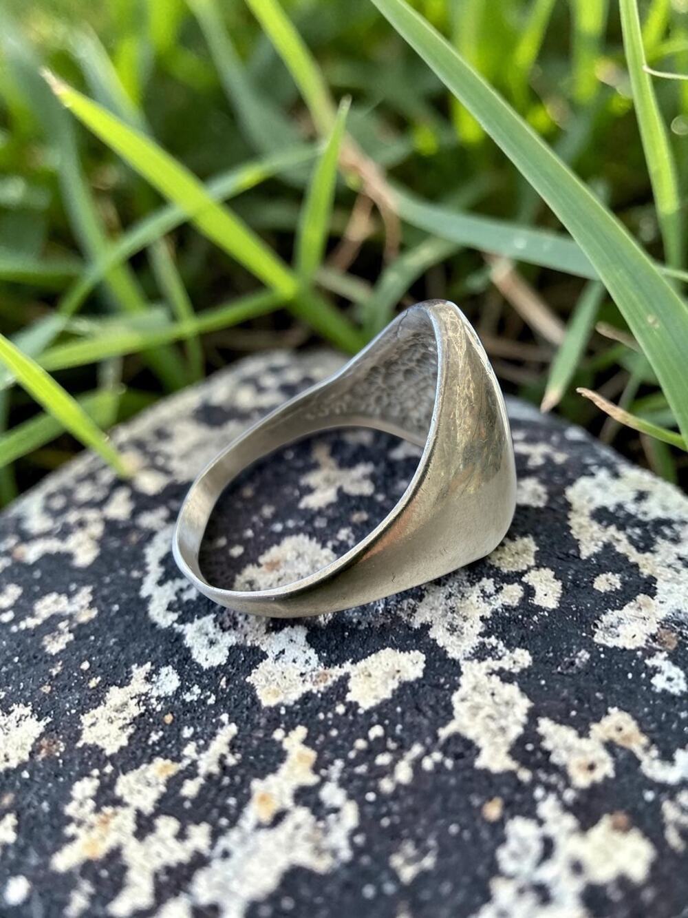 Vintage Silver Navajo Turquoise Kokopelli Statement Ring Crushed Stone Inlay - Picture 6 of 8
